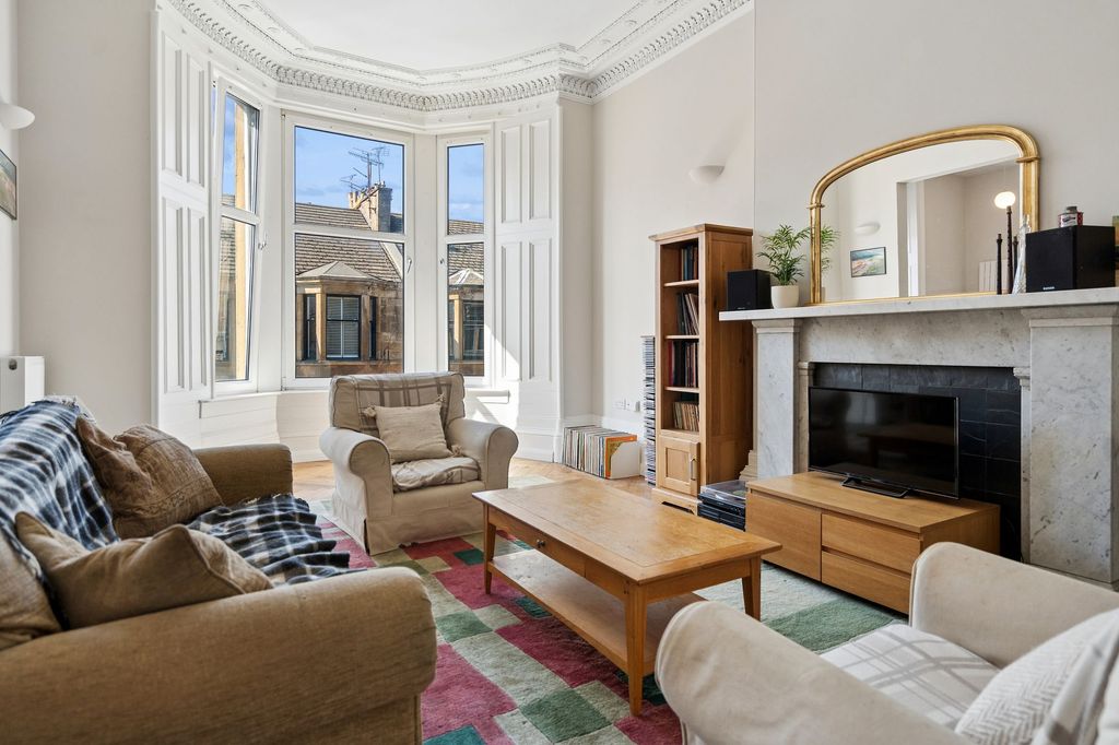 Additional image 3 of 4 bed flat for sale10 Roxburgh Street, Dowanhill G12