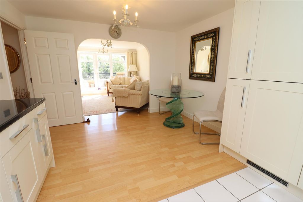 Additional image 7 of 3 bed flat for saleHellyer Close, North Ferriby HU14