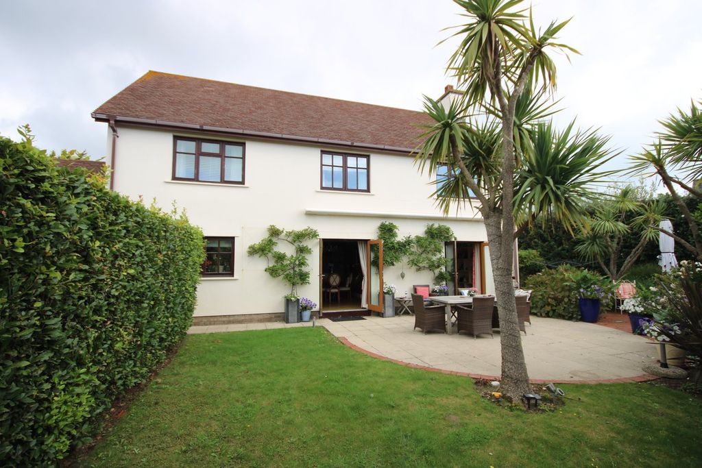 4 bed detached house to rentLa Route De Noirmont, St Brelade, Jersey JE3