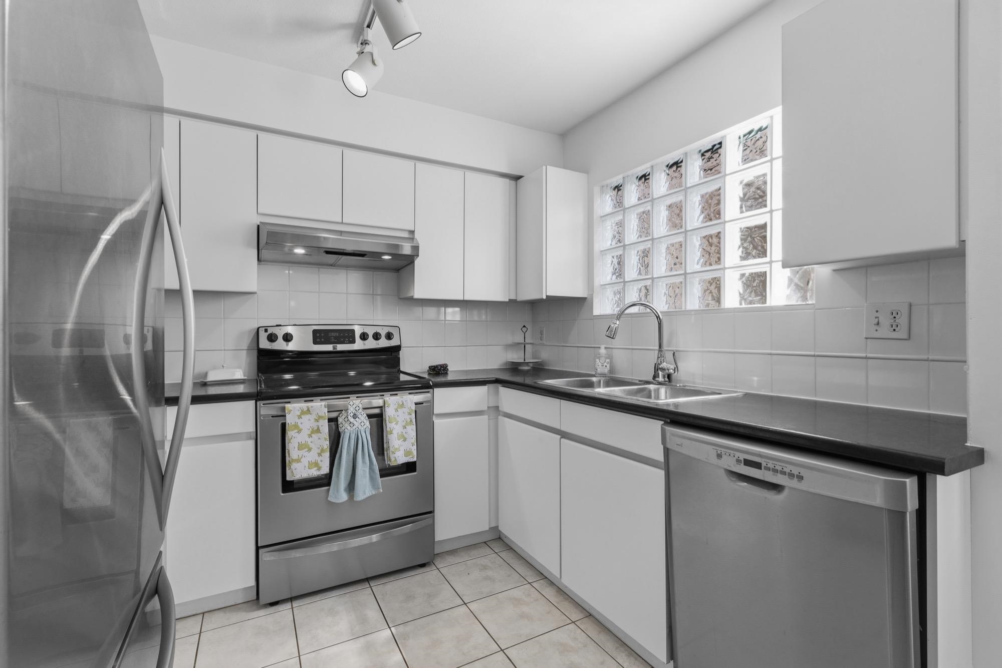 Additional image 6 of 205-1533 Best Street, White Rock, BC, V4B 4E9