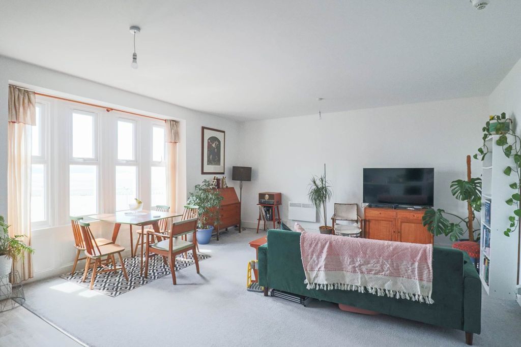 2 bed flat for saleManilla Crescent, Weston-Super-Mare BS23 photo 3