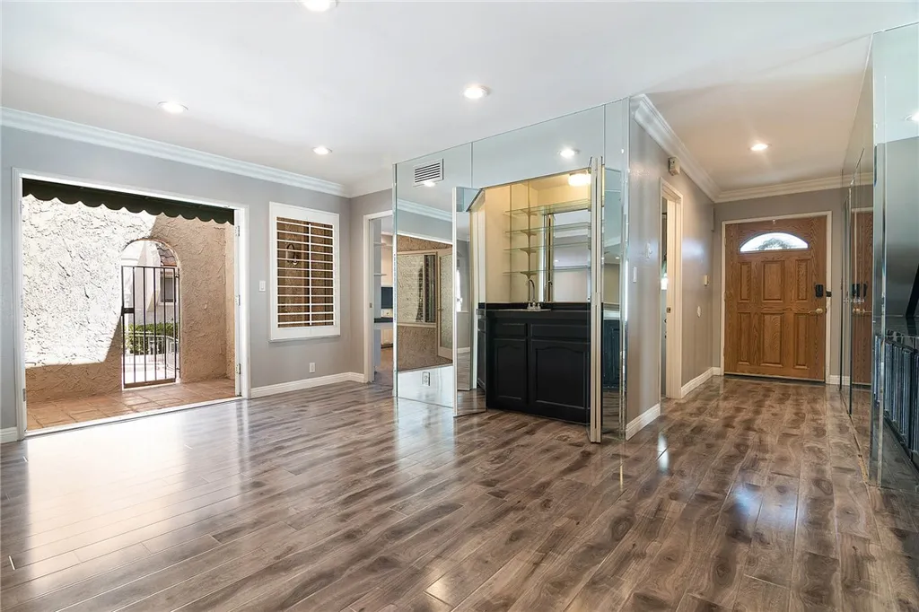 Additional image 2 of 5401 Zelzah Ave Unit 115, Encino, CA 91316