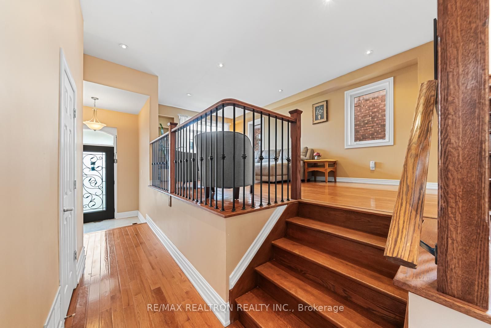 Additional image 4 of 51 Rogers Road, Toronto, ON, M6E 1N5