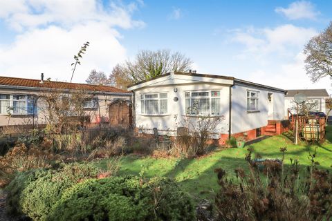 New Road, Featherstone, Wolverhampton WV10