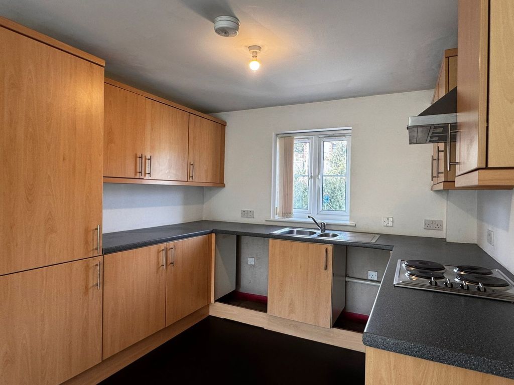 2 bed flat to rentApartment 5E, Valley Court NP11