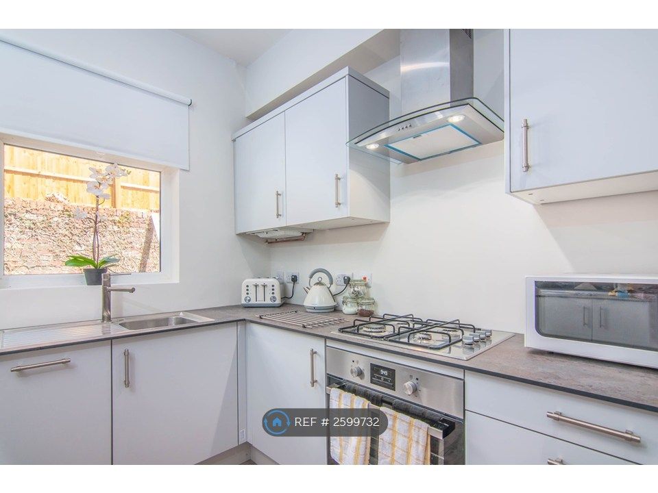 Additional image 9 of 3 bed flat to rentPriory Road, High Wycombe HP13
