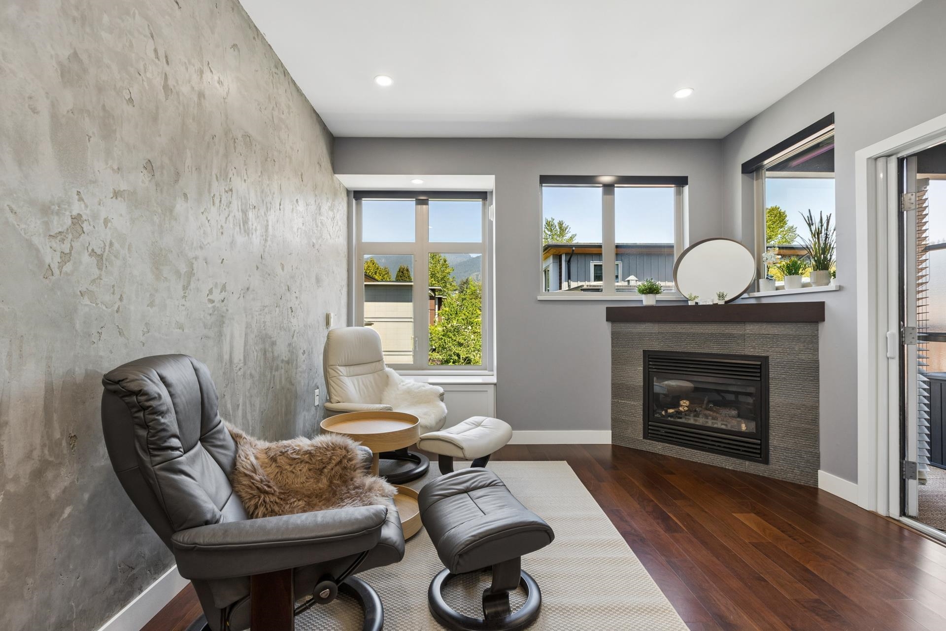 Additional image 3 of 303-116 23rd Street W, North Vancouver, BC, V7M 2A9