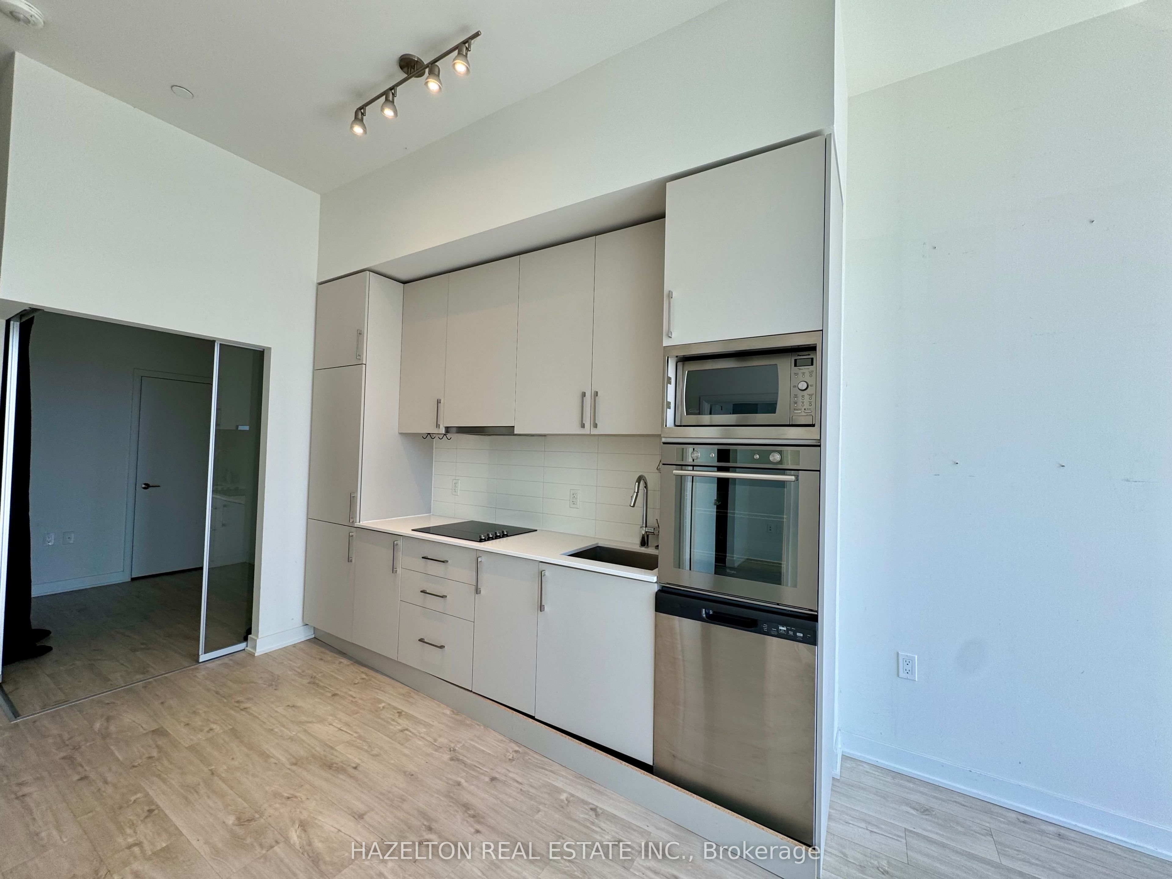 Additional image 5 of 201E-576 Front Street W, Toronto, ON, M5V 1C1