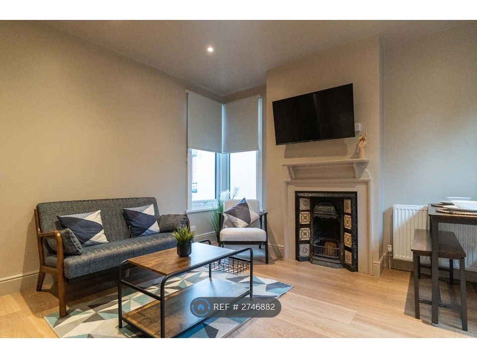 Additional image 13 of 3 bed flat to rentPriory Road, High Wycombe HP13