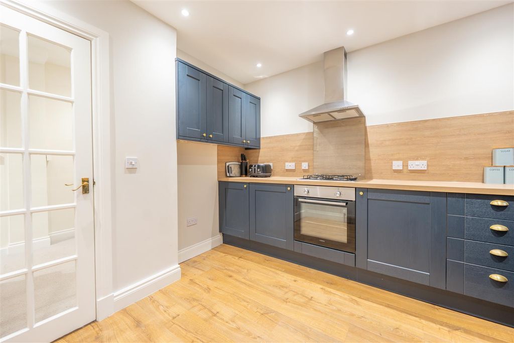 Additional image 4 of 2 bed flat for saleKing Street, Crieff PH7