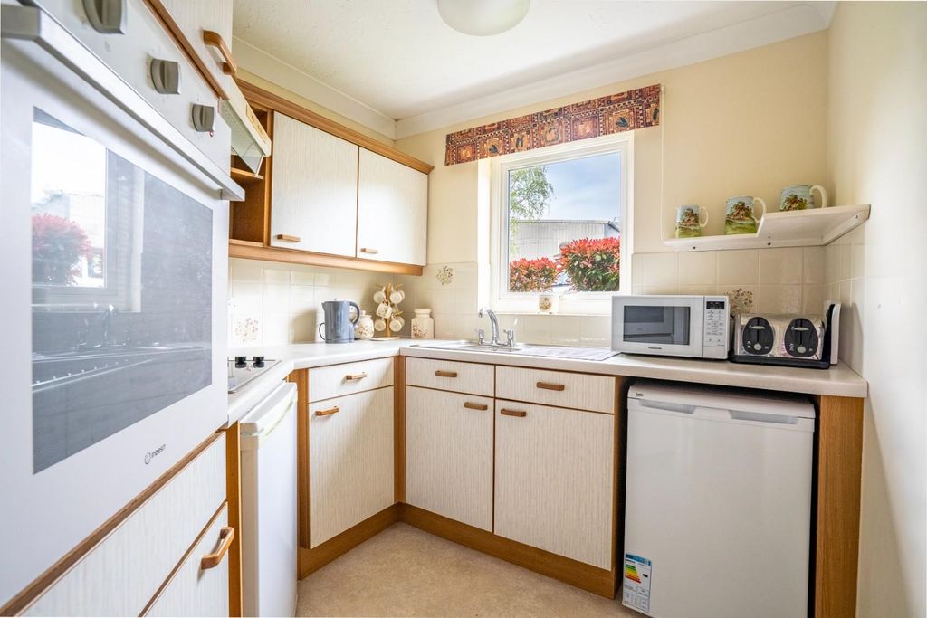 Additional image 5 of 1 bed flat for saleFairfax Court, Acomb Road, York YO24