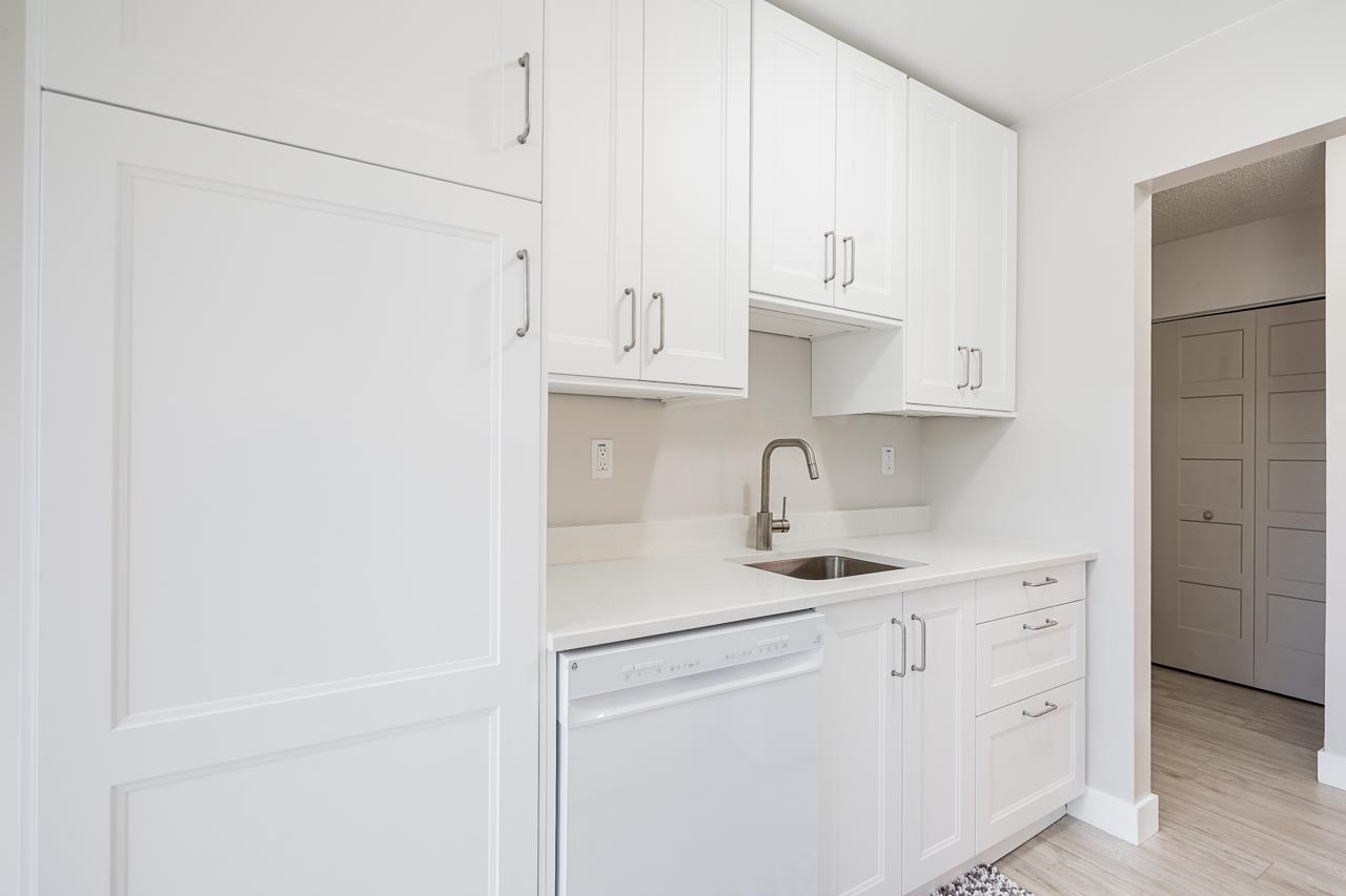Additional image 6 of 206-15020 North Bluff Road, White Rock, BC, V4B 5A4
