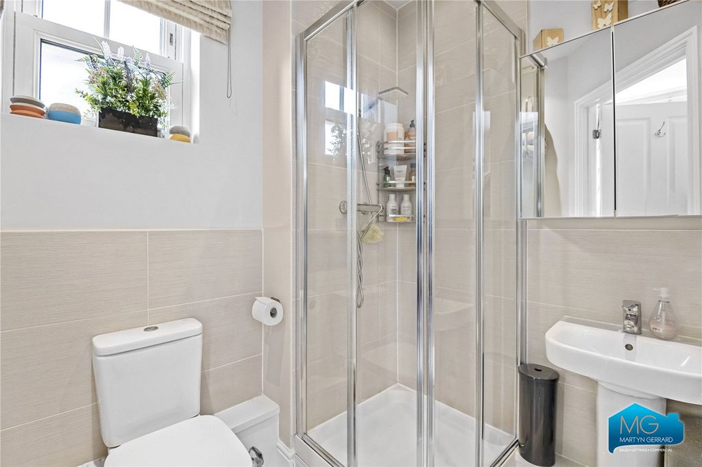 Additional image 29 of 4 bed semi-detached house to rentBunns Lane, Mill Hill, London NW7
