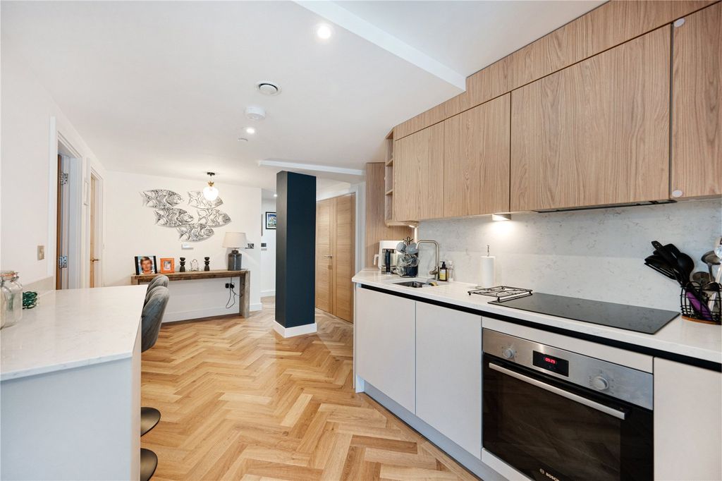 2 bed flat to rentFiremans Square, Chester, Cheshire CH1 photo 5