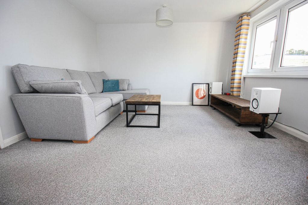 2 bed flat for saleWavell Road, Bitterne SO18 photo 5