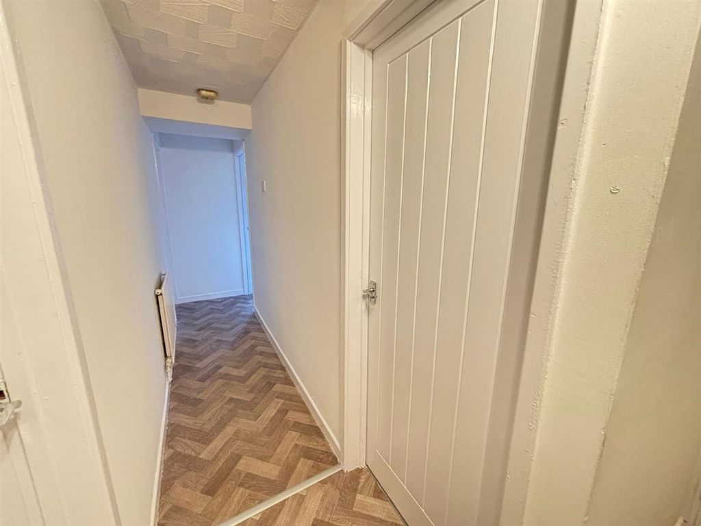 Additional image 4 of 2 bed flat to rentHigh Street, Caeharris, Merthyr Tydfil CF48