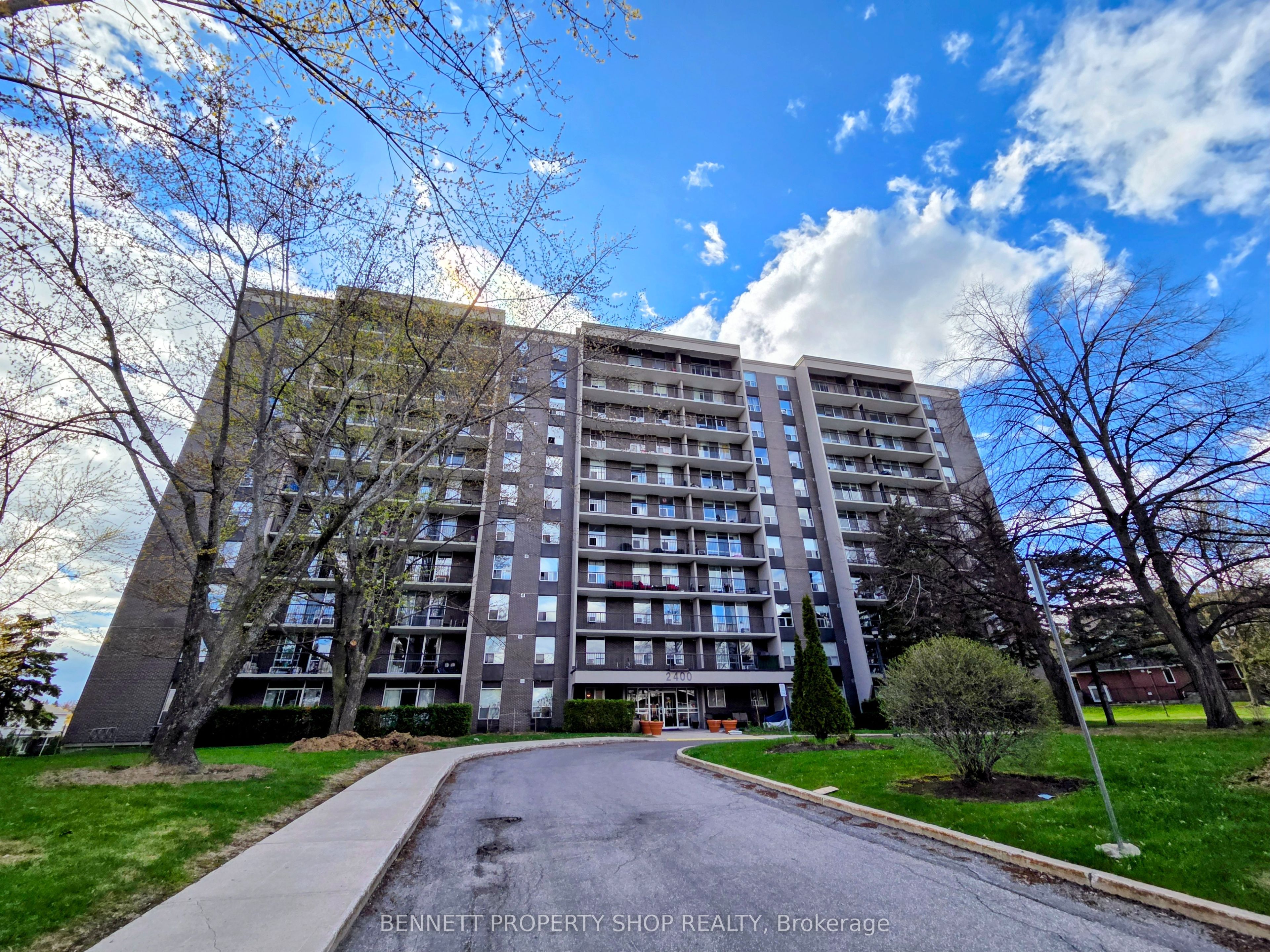 1007-2400 Virginia Drive, Ottawa, ON, K1H 8L3