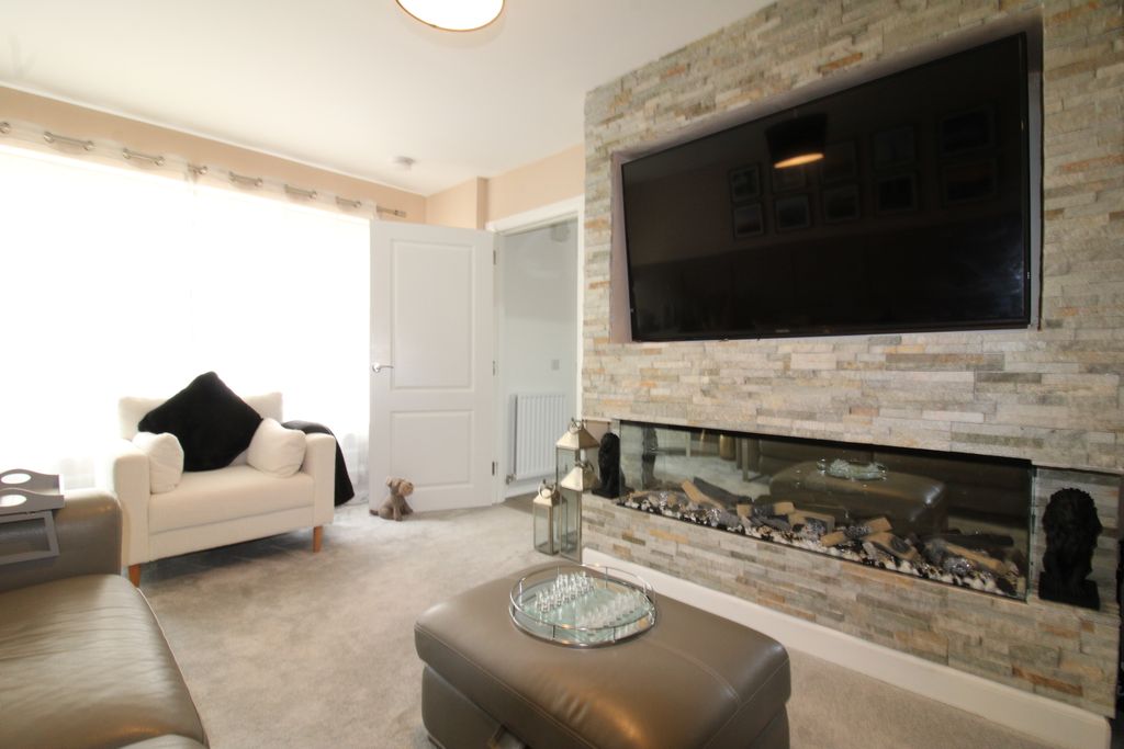 Additional image 6 of 6 bed property to rentKilmelford Drive, Bishopton PA7