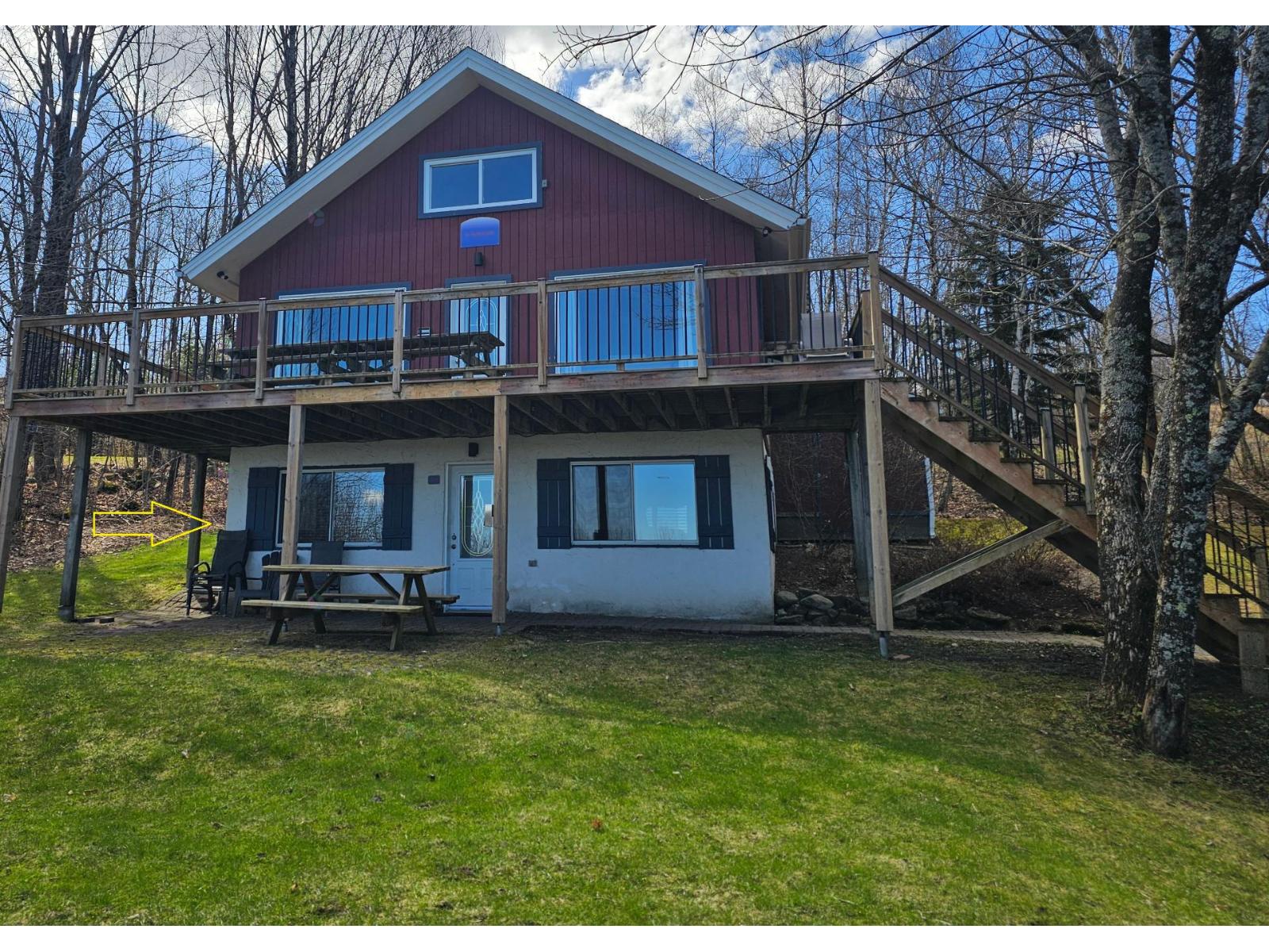 393 Rue Maple