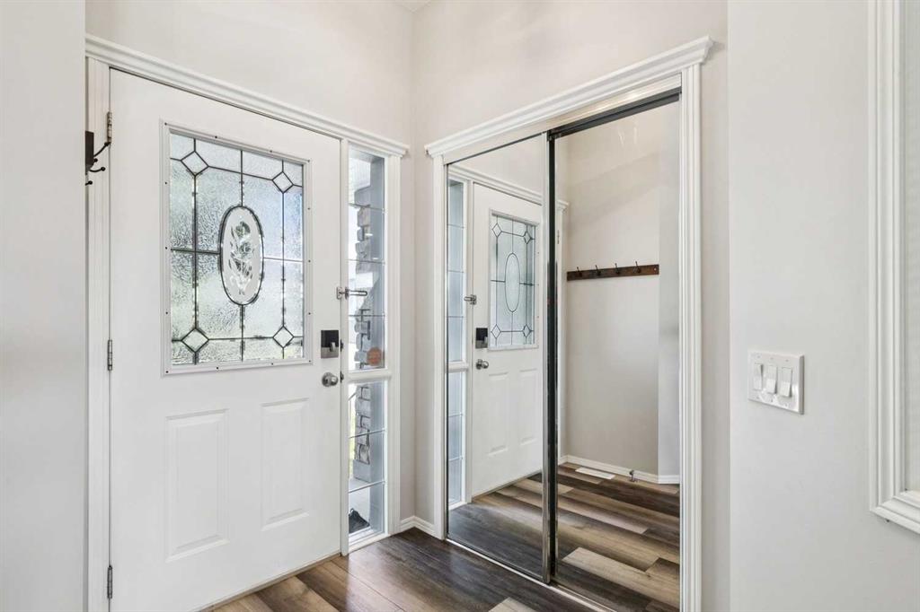 Additional image 3 of 108 Somerside Crescent SW, Calgary, AB, T2Y 4K6