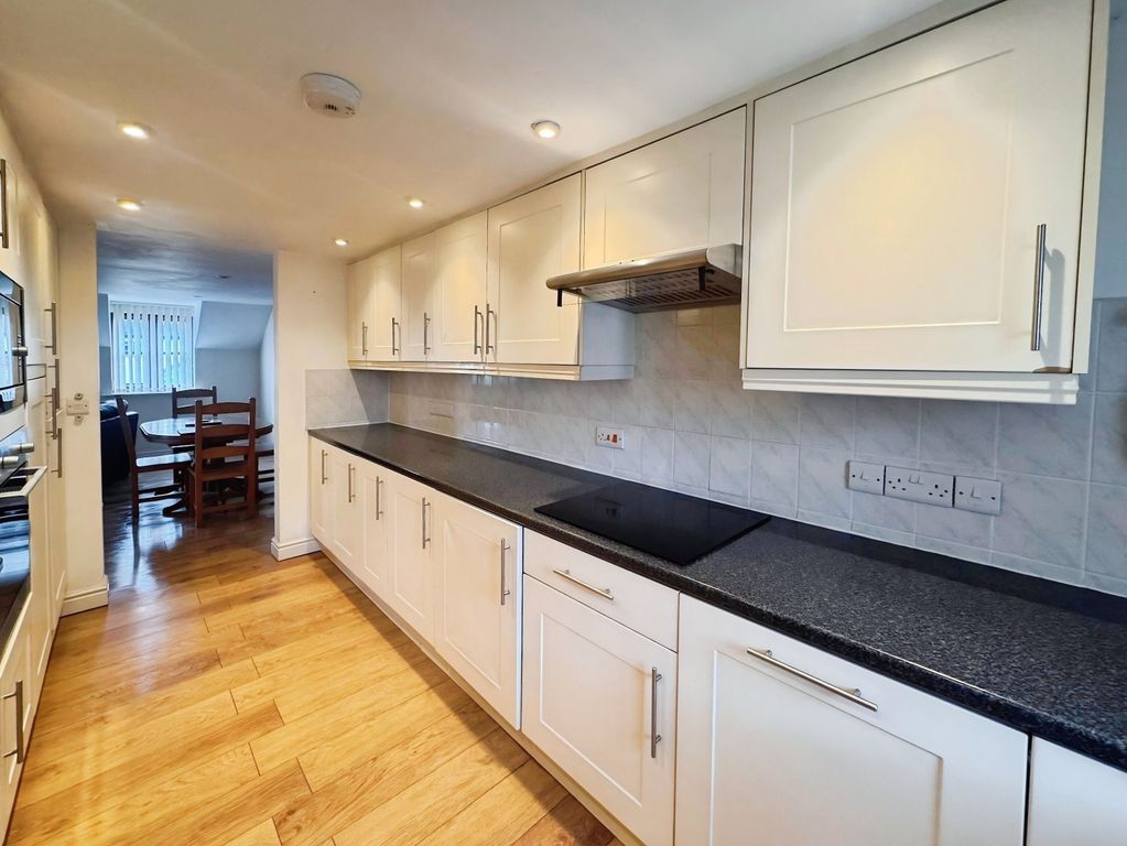 2 bed flat to rentLlanishen, Chepstow NP16 photo 5