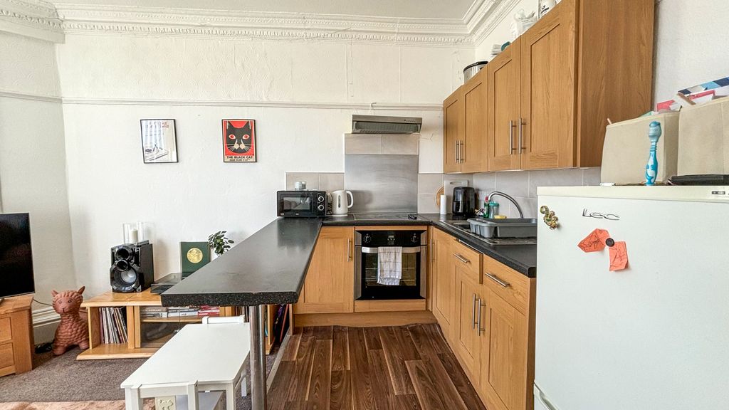 Additional image 4 of 2 bed flat to rentApt. 1, 55 Royal Avenue West, Onchan IM3