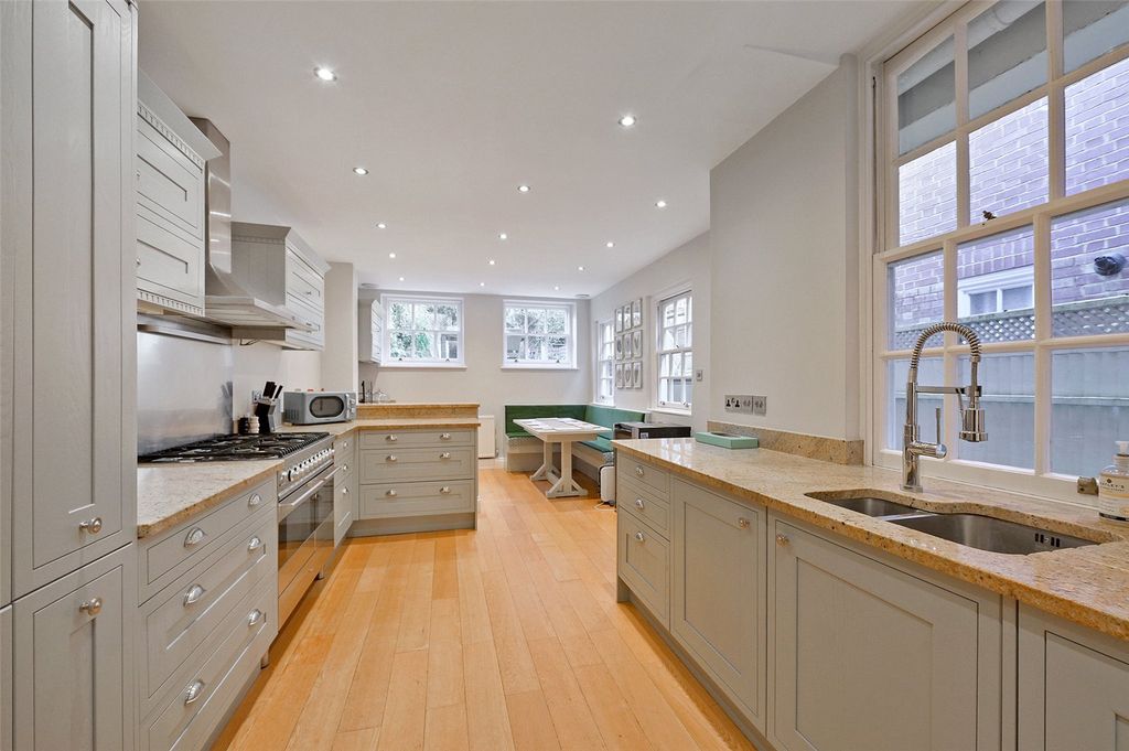 Additional image 3 of 4 bed terraced house to rentPark Street, Windsor, Berkshire SL4
