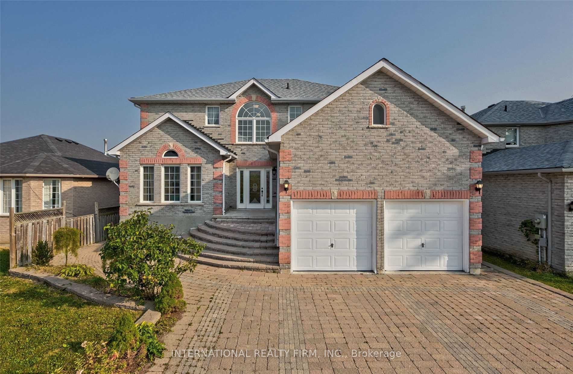 8 Cheltenham Road, Barrie, ON, L4M 6T2
