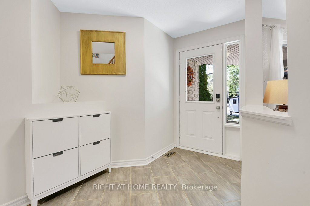 Additional image 2 of 33 Spur Avenue, Ottawa, ON, K2M 2R9