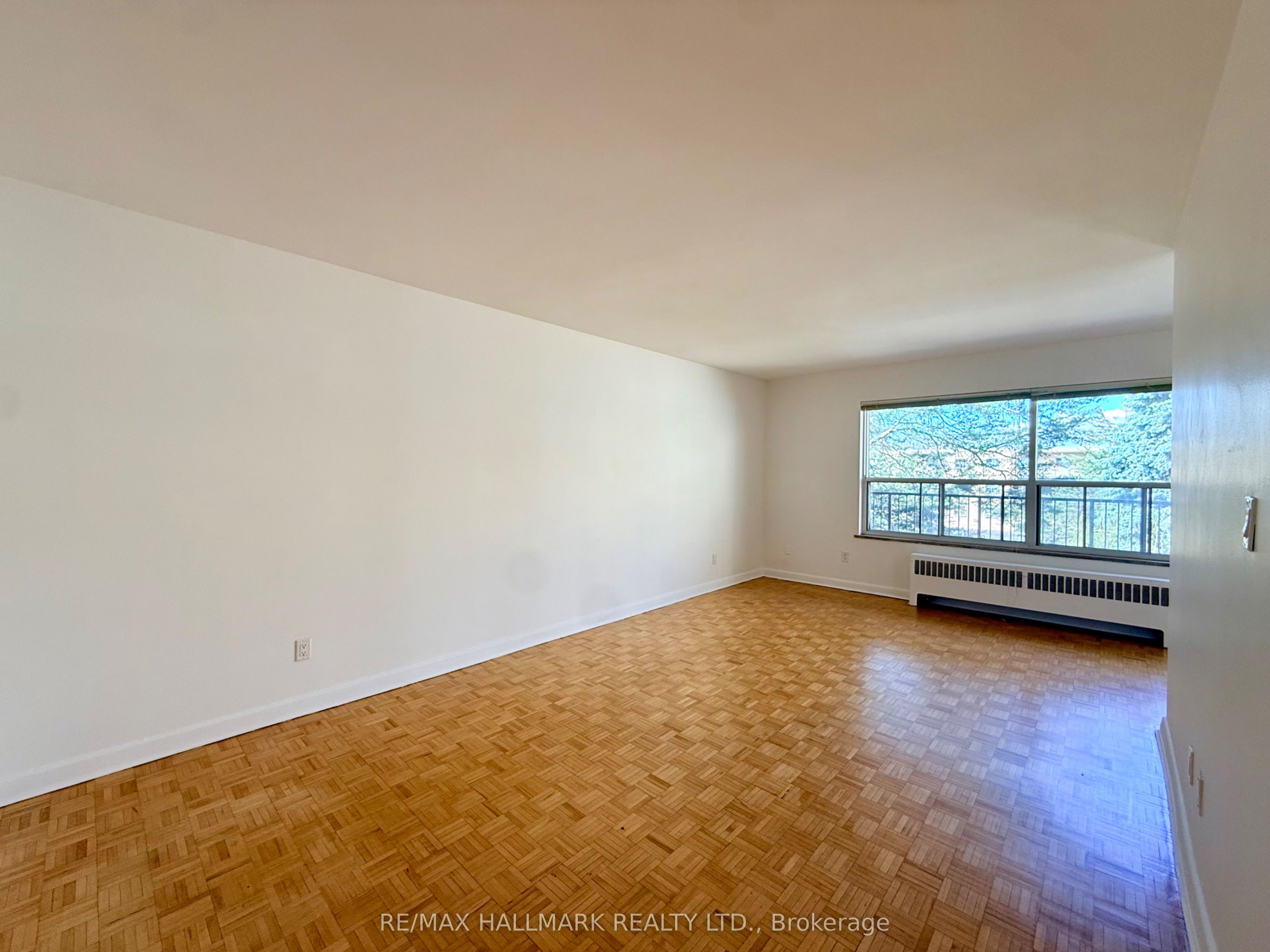 Additional image 3 of 301-30 Upper Canada Drive, Toronto, ON, M2P 1S1