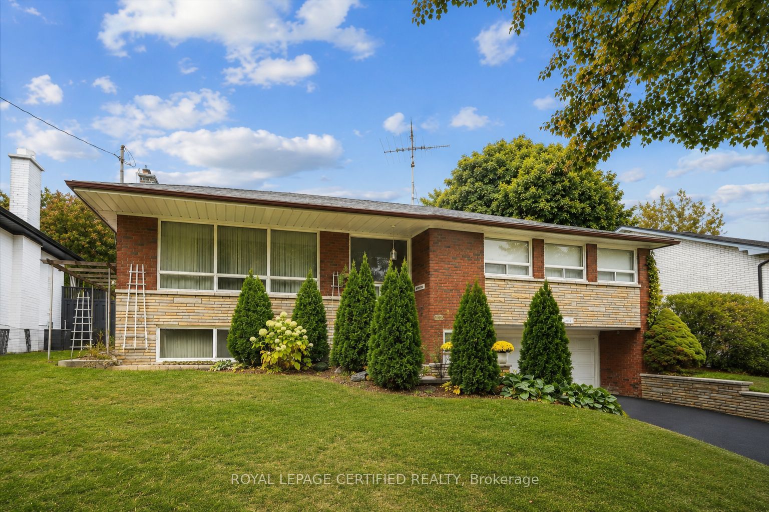 Additional image 3 of 1639 Sunnycove Drive, Mississauga, ON, L4X 1B6