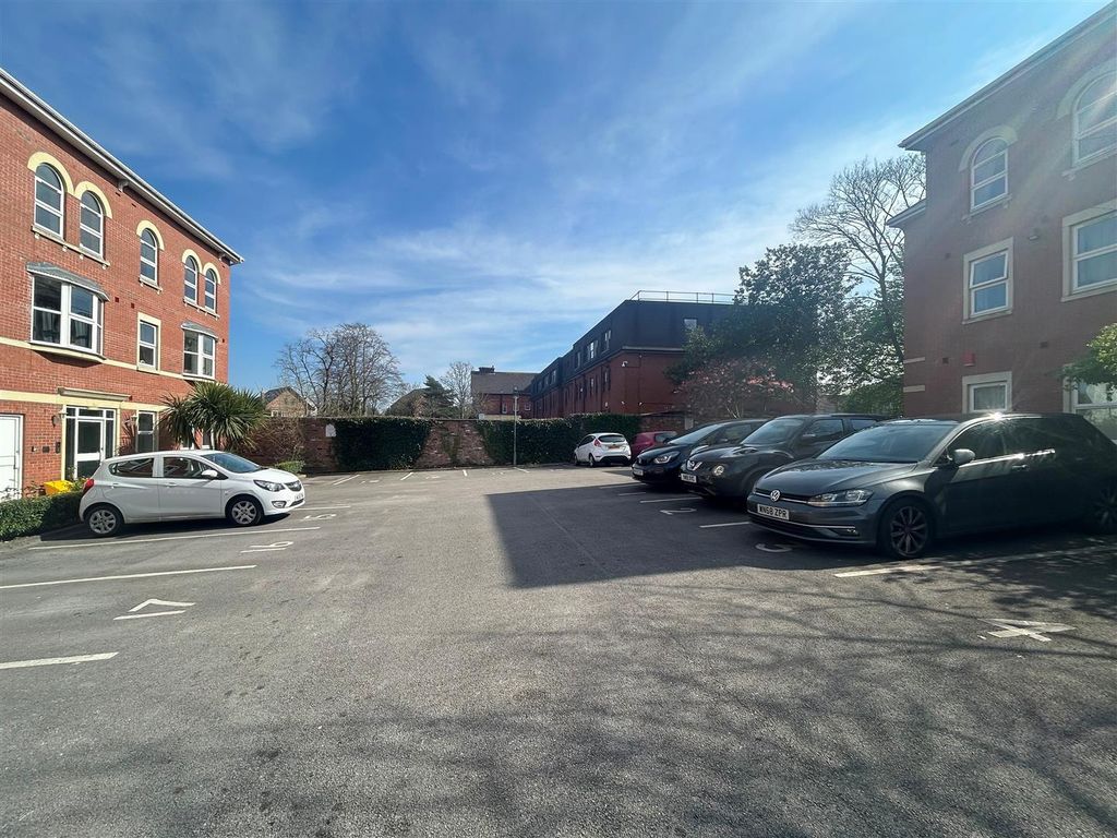 Additional image 11 of 1 bed flat for sale1 Bakersfield Place, Sale M33