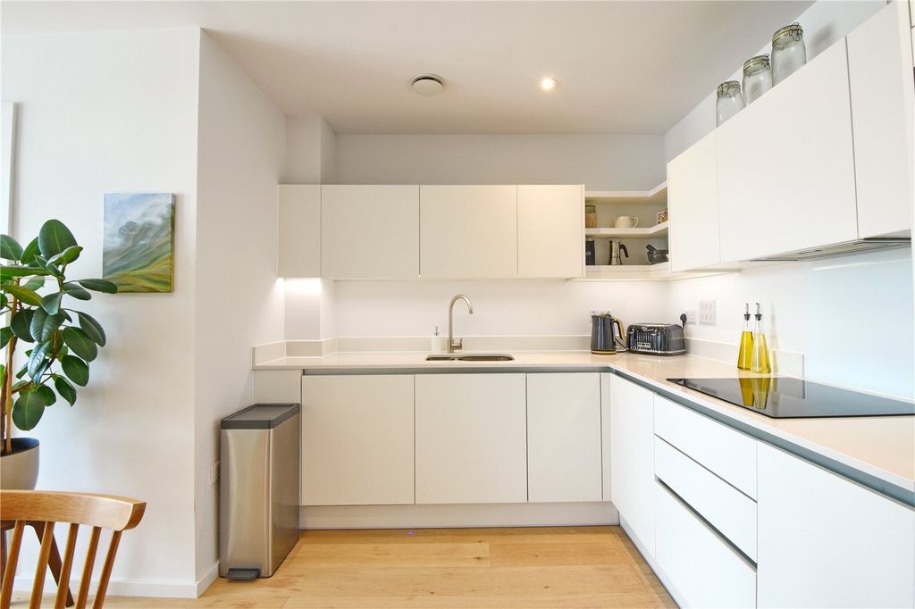 Additional image 3 of 2 bed flat to rentRunway Avenue, Patchway, Bristol, Gloucestershire BS34