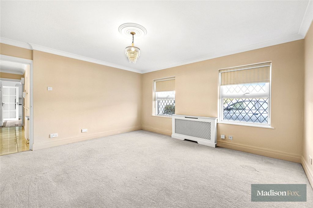 Additional image 23 of 3 bed flat for saleManor Road, Chigwell, Essex IG7