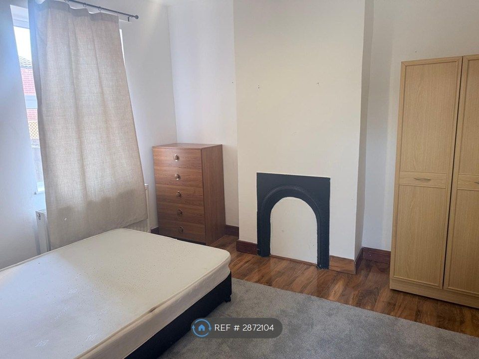 Additional image 5 of 6 bed semi-detached house to rentLower Priory St, Northampton NN1