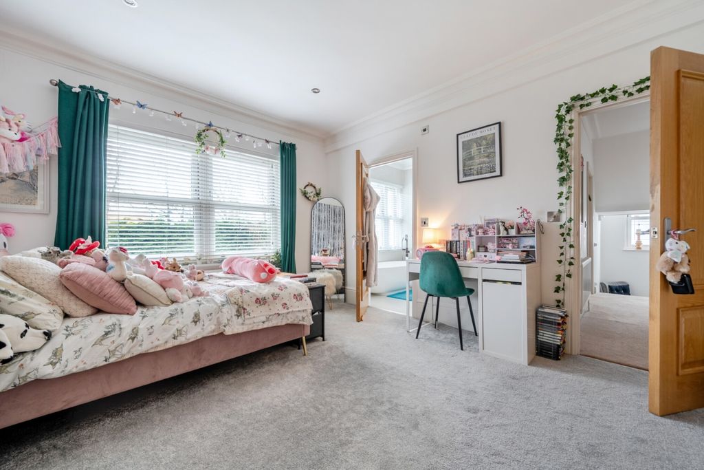 Additional image 28 of 5 bed detached house to rentBarnet Road, Arkley, Barnet EN5