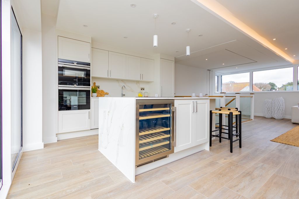Additional image 3 of 4 bed detached house to rent302 Sandbanks Road, Lilliput, Poole BH14
