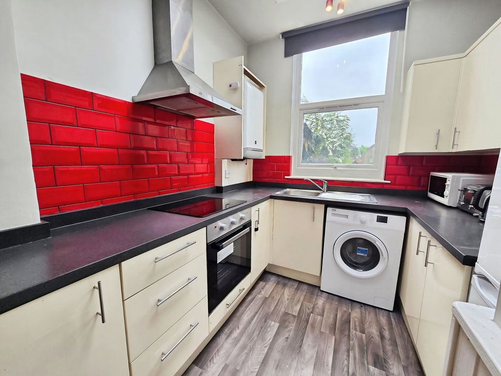 Additional image 2 of 5 bed shared accommodation to rentChurch Street, Heavitree, Exeter EX2