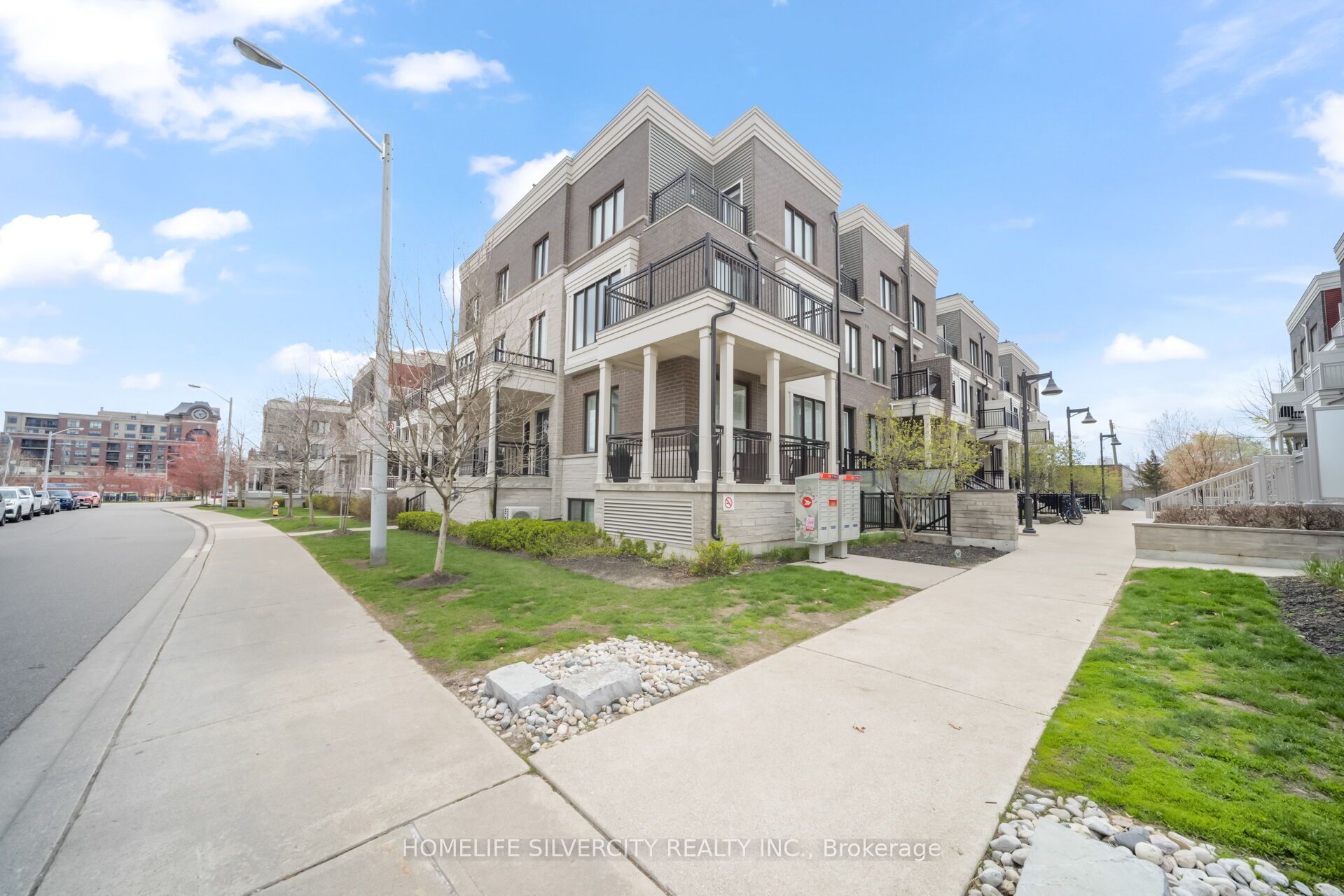 Additional image 2 of 4-130 Long Branch Avenue, Toronto, ON, M8W 0B1