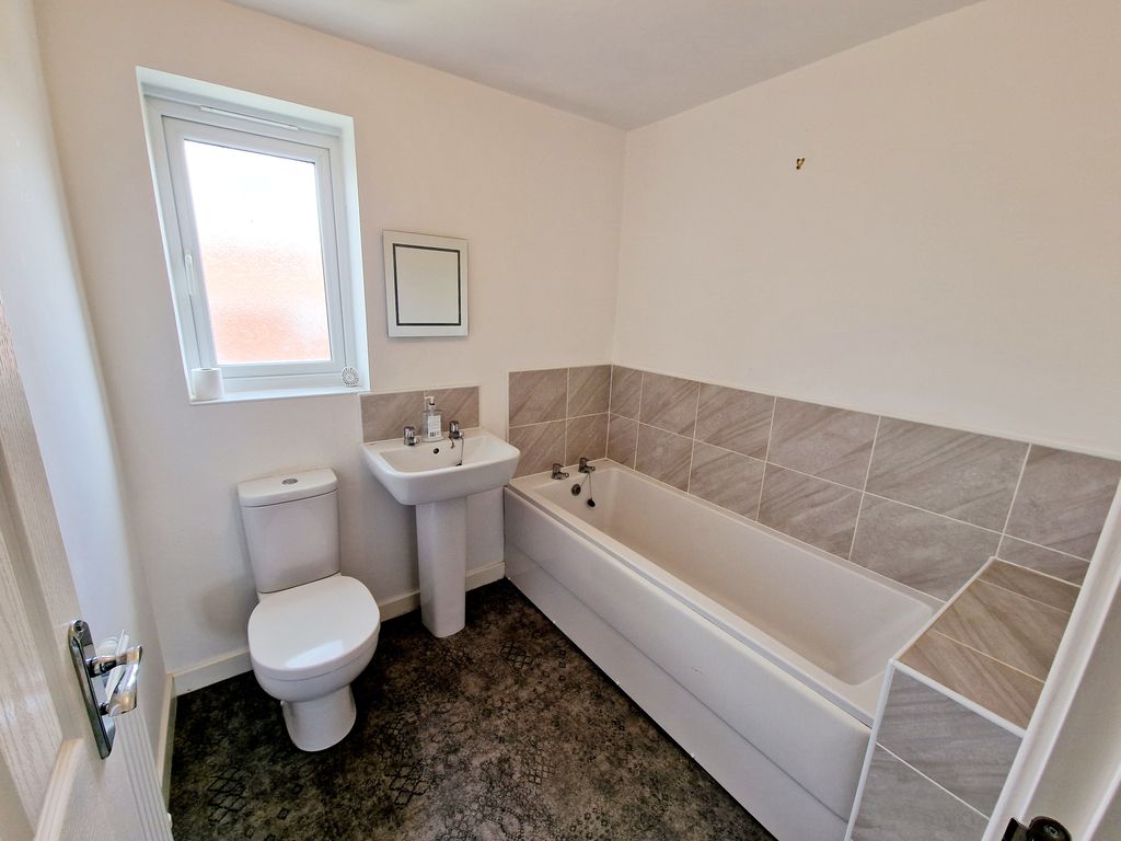 Additional image 3 of 4 bed property to rentBarnsdale Drive, Peterborough PE7