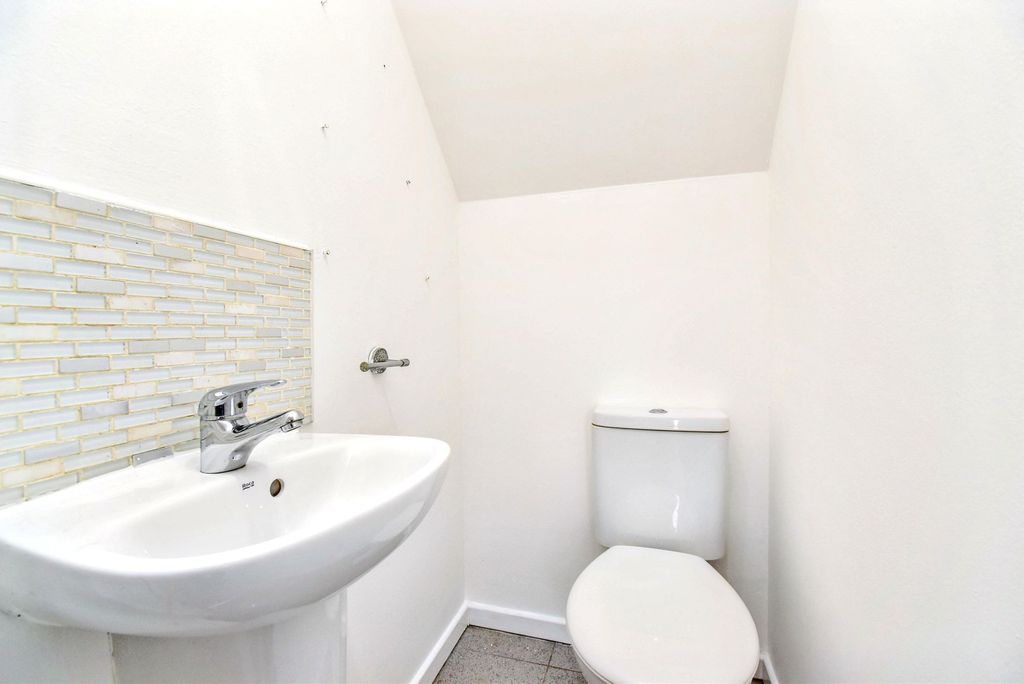 Additional image 7 of 2 bed terraced house to rentManse Road, Kilsyth G65