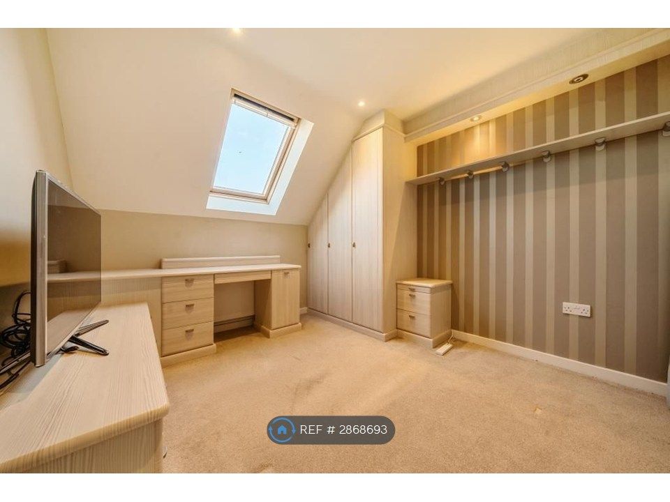 Additional image 6 of 4 bed terraced house to rentFaircross Court, Thatcham RG18