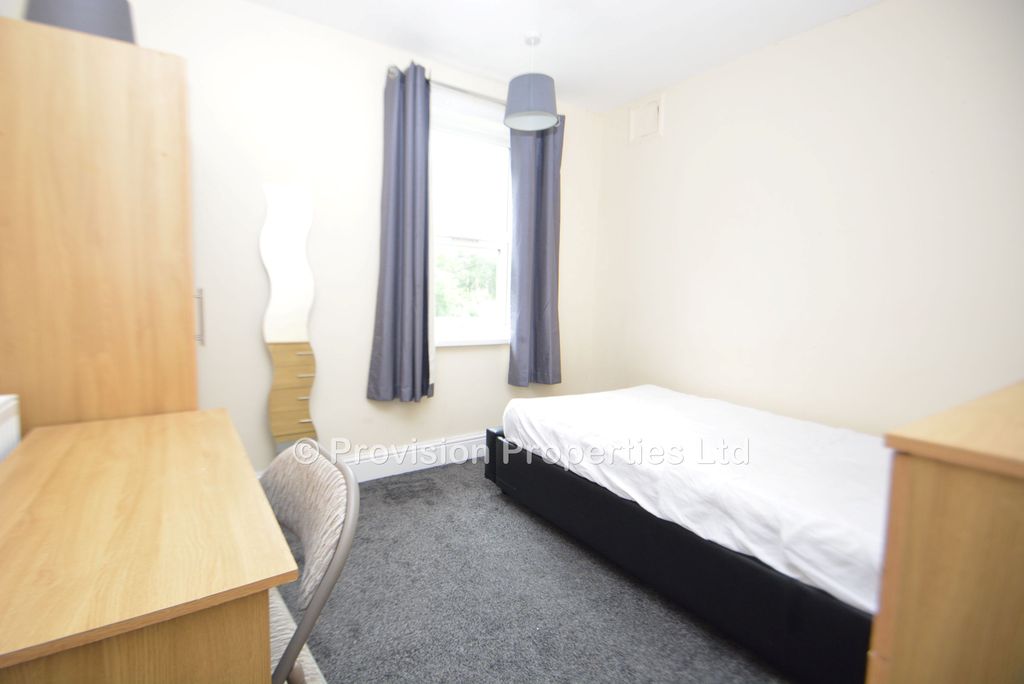 Additional image 6 of 7 bed semi-detached house to rentSt Michaels Lane, Headingley, Leeds LS6