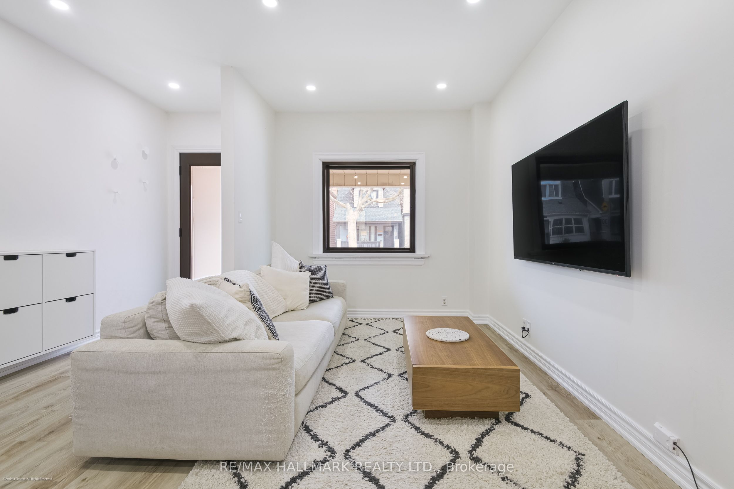 Additional image 3 of Main & Secon-208 Cedarvale Avenue, Toronto, ON, M4C 4K2