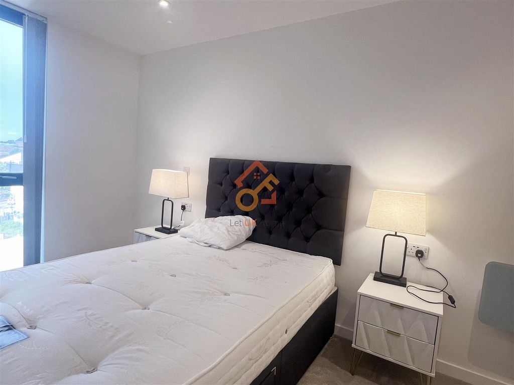 Additional image 11 of 2 bed flat to rentFifty5Ive, 55 Queen Street, Salford M3