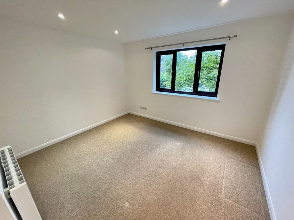 Additional image 9 of 3 bed flat to rentThe Wickets, Luton, Bedfordshire LU2