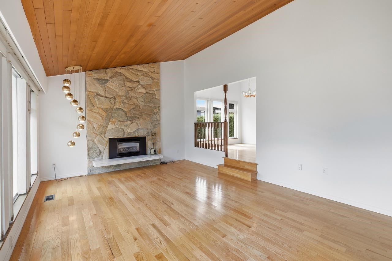 Additional image 6 of 7605 Lawrence Drive, Burnaby, BC, V5A 3M6