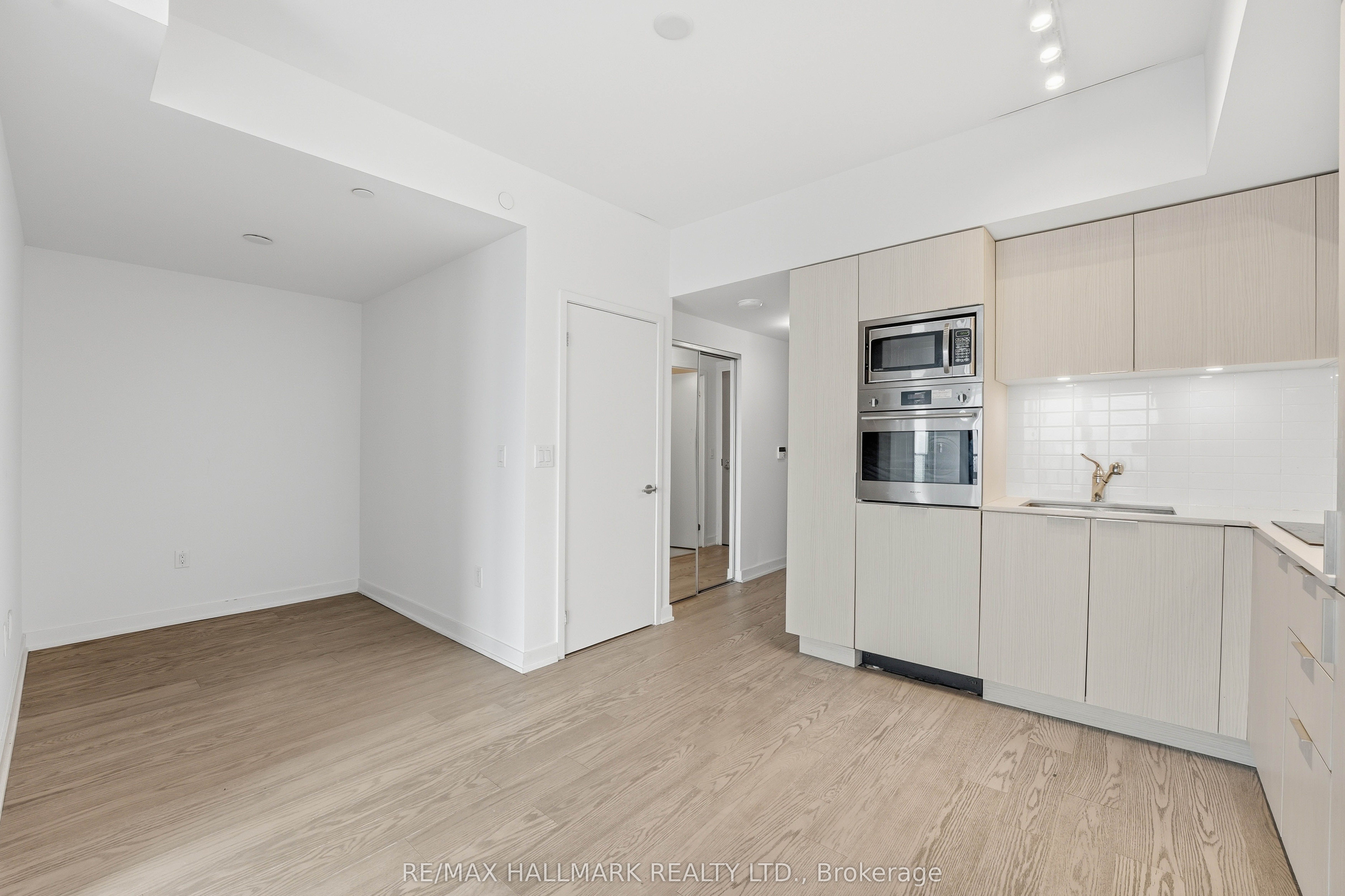 Additional image 6 of 5704-11 Wellesley Street W, Toronto, ON, M4Y 0G4