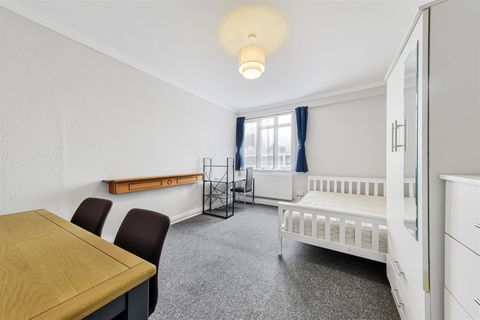 Hallfield Estate, London W2