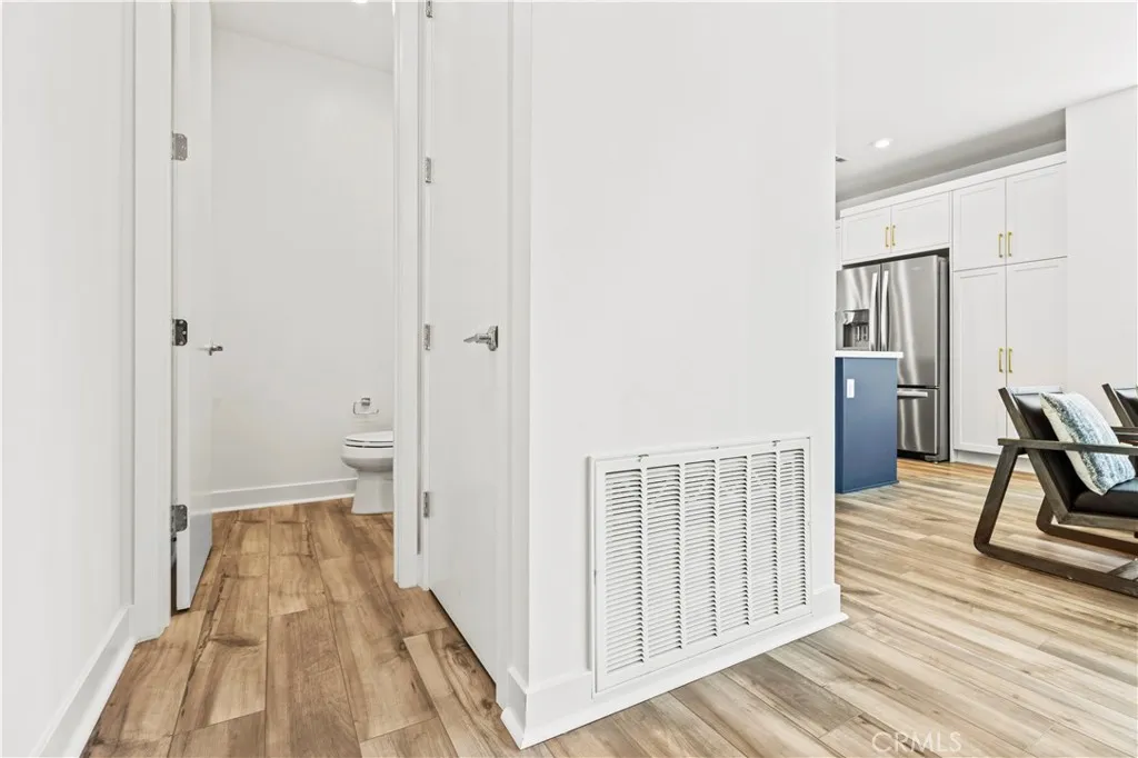 Additional image 5 of 609 S Lyon Street, Santa Ana, CA 92705